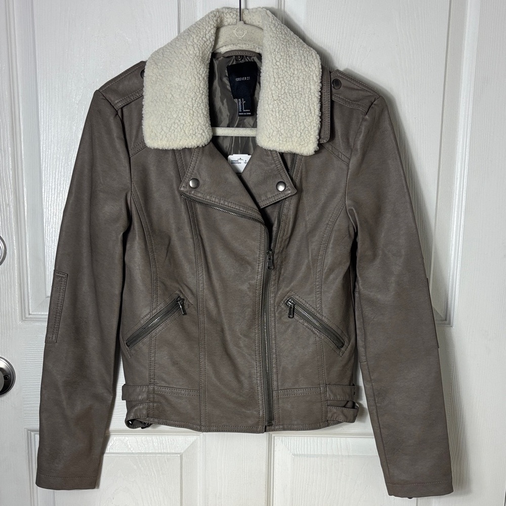 NEW Forever 21 Taupe Faux Leather Moto Jacket Removable Sherpa Collar Size Small